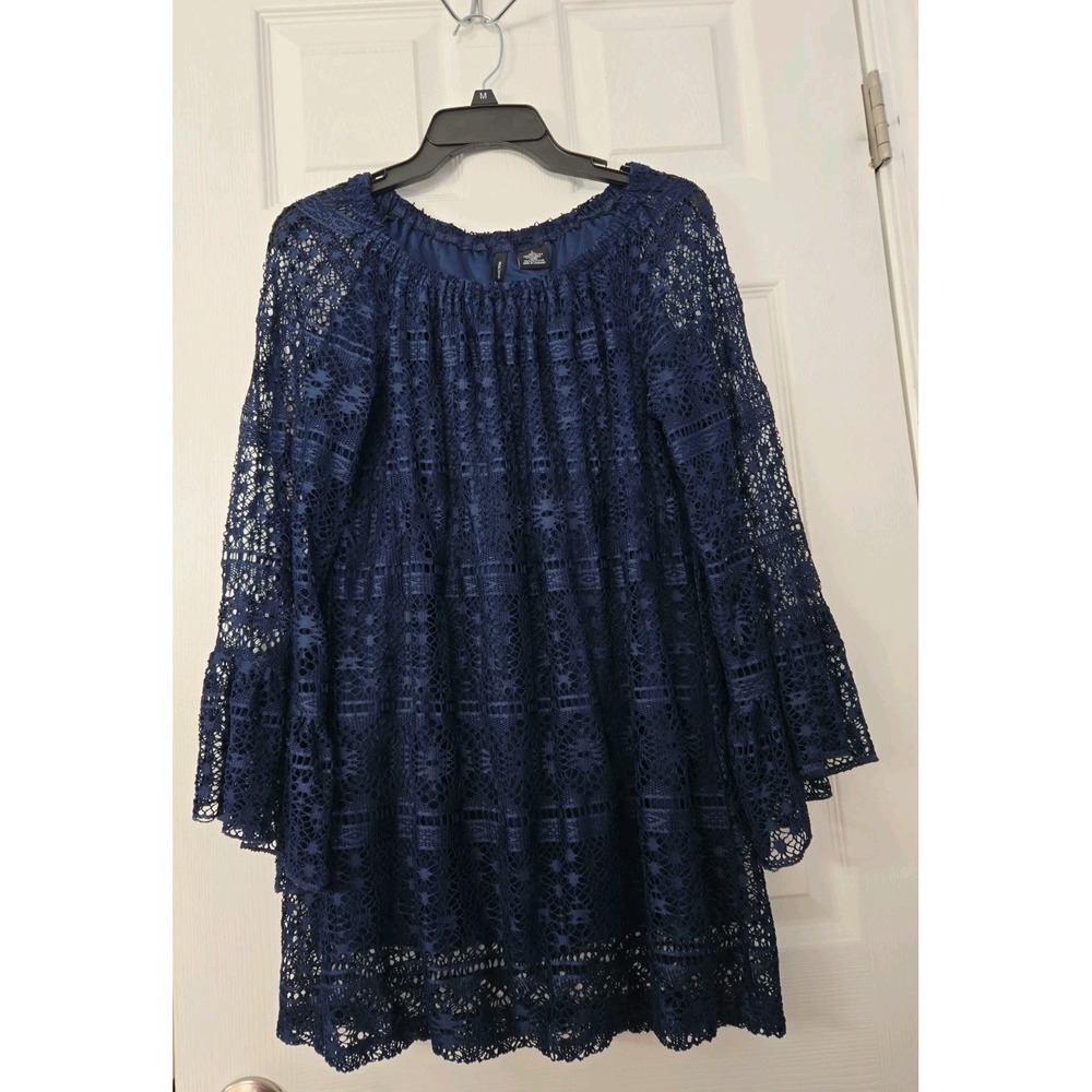 New Directions Womans Long Bell Sleeve Blouse Size Large Lace With Lining